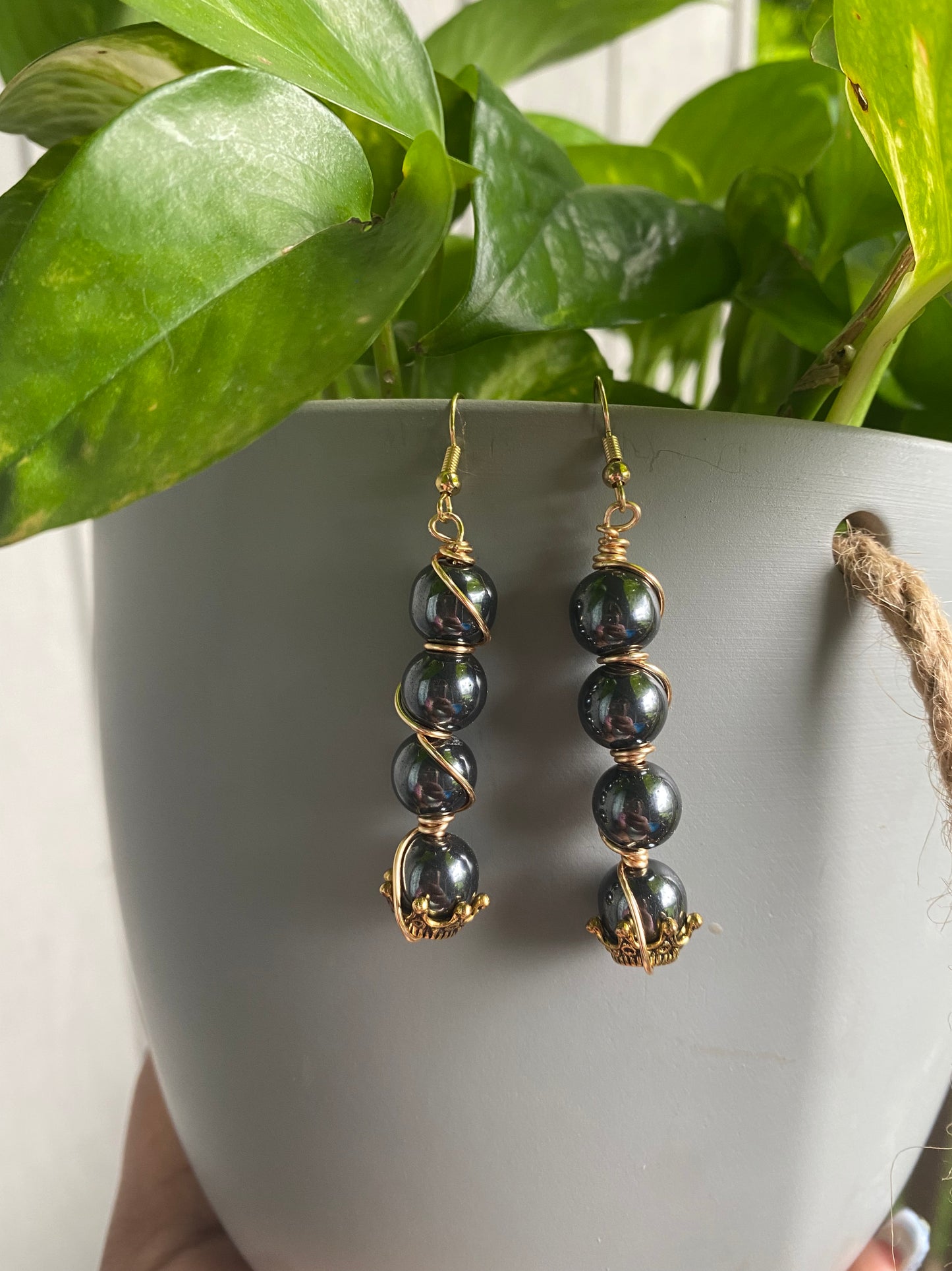 Queen’s Drip Hematite Drop Earrings