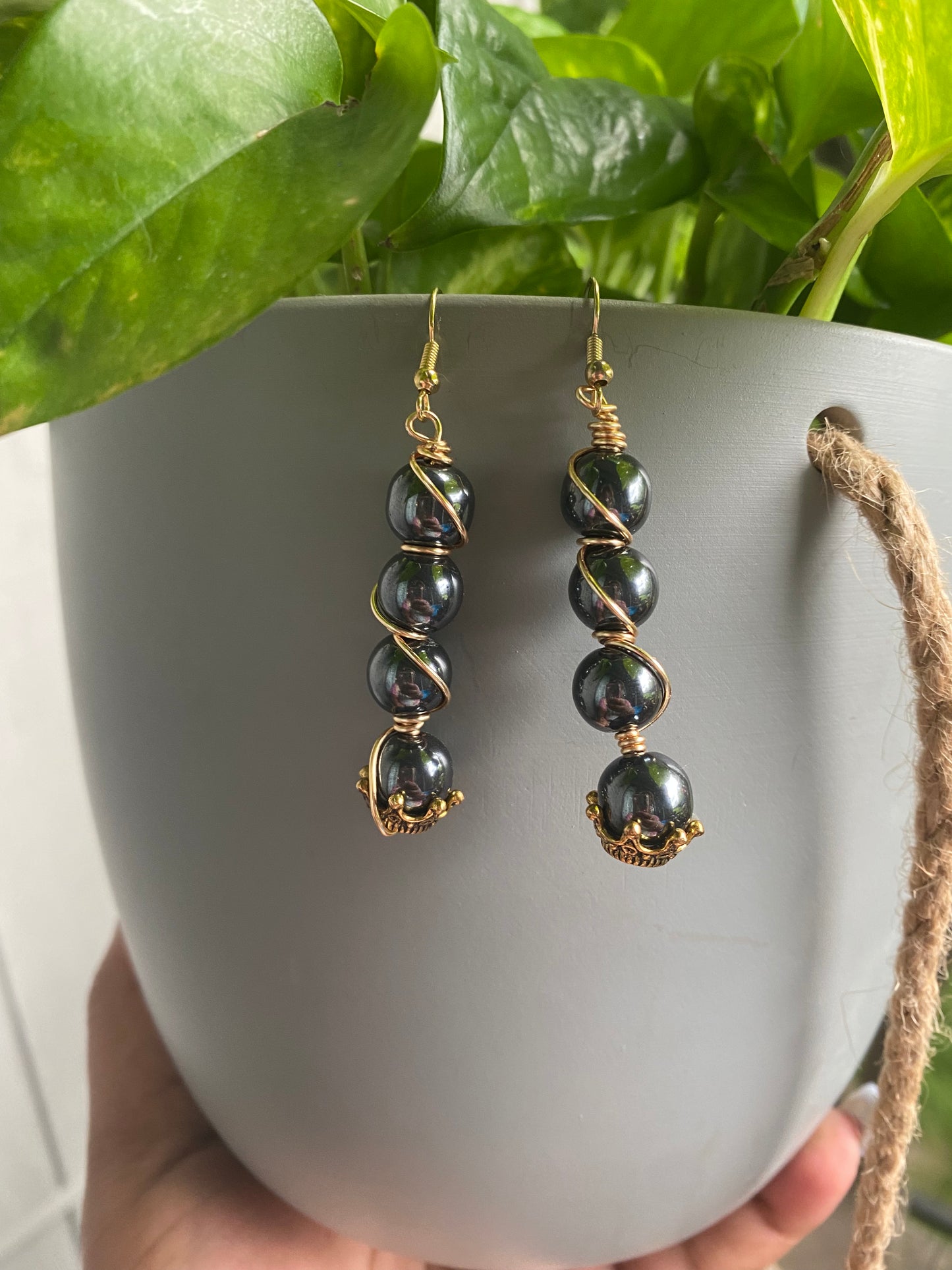 Queen’s Drip Hematite Drop Earrings